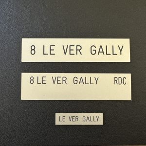 Étiquettes argentées